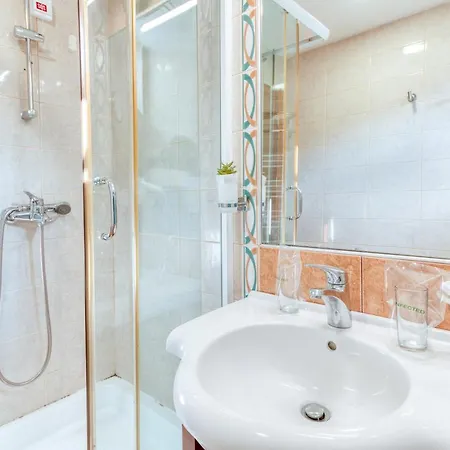 Smrcha, Hotel