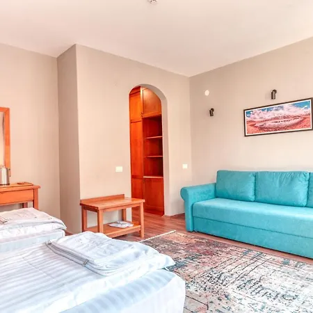 Smrcha, Hotel Mavrovo